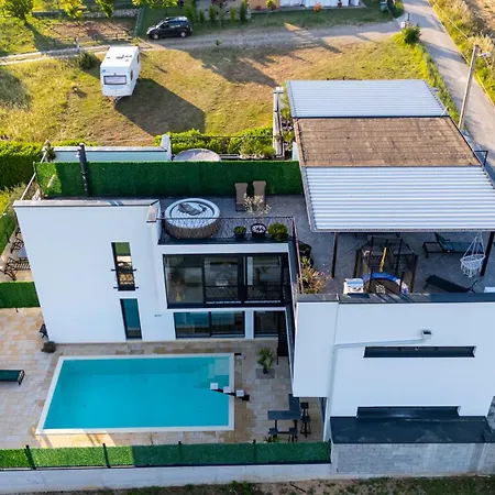 Luxe House Lara Villa *