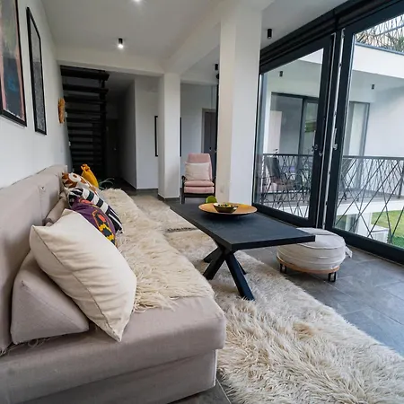 Luxe House Lara *